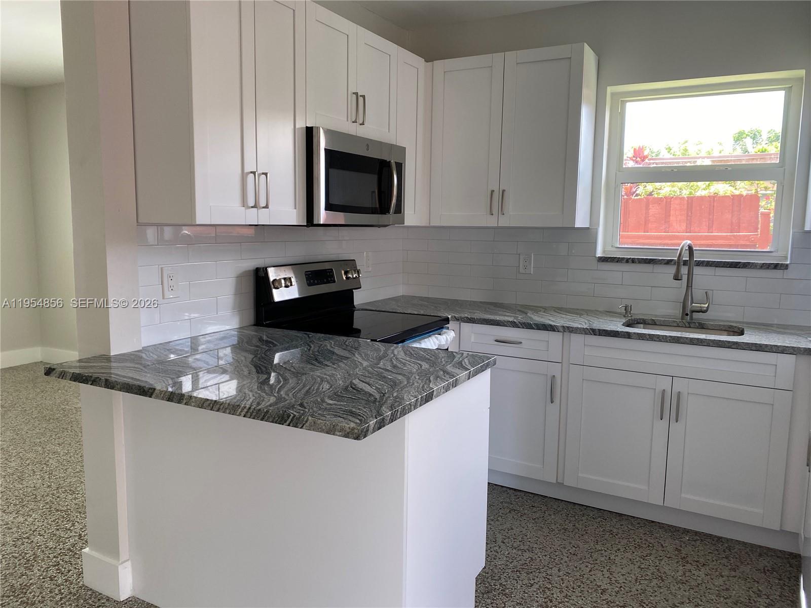 BREEZY ACRES - Residential Lease