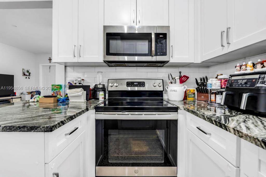 BREEZY ACRES - Residential Lease