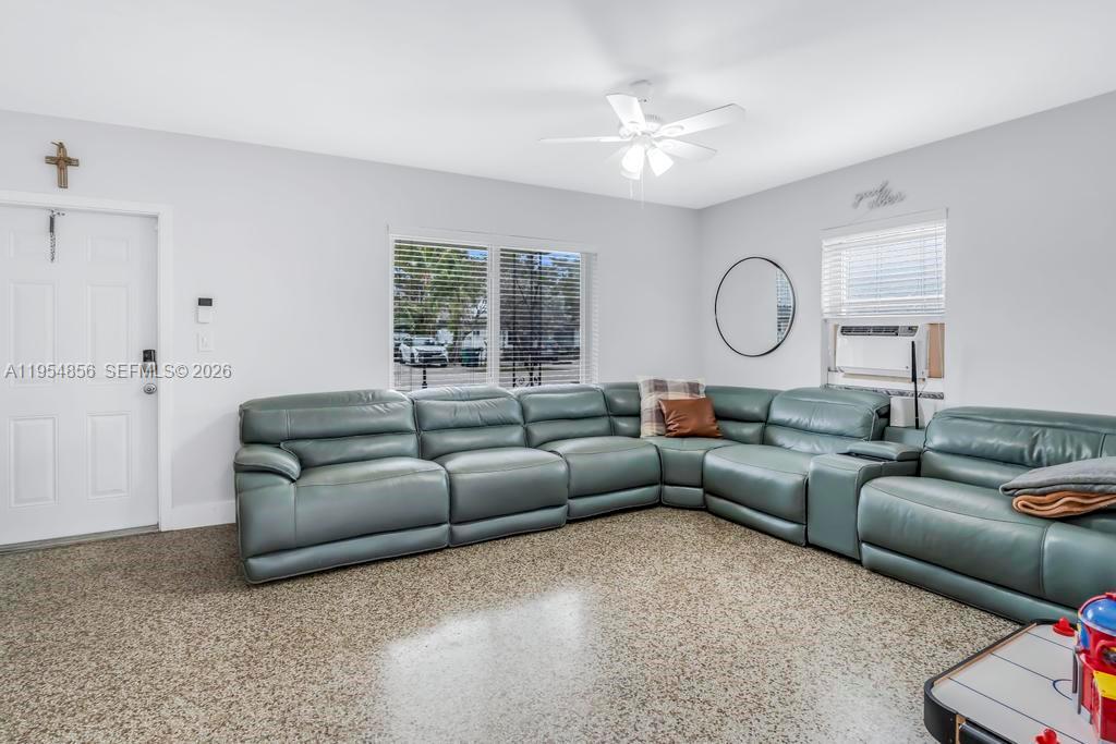 BREEZY ACRES - Residential Lease