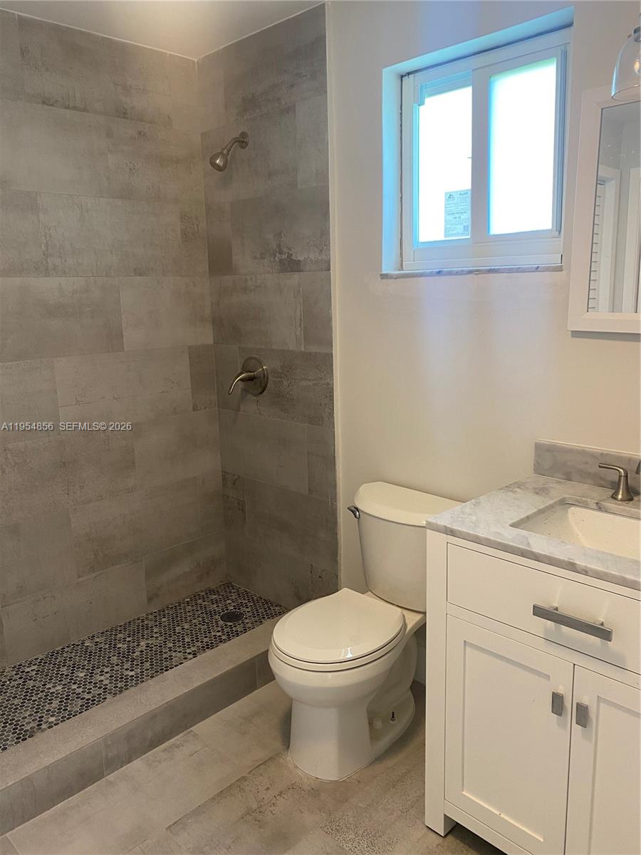 BREEZY ACRES - Residential Lease