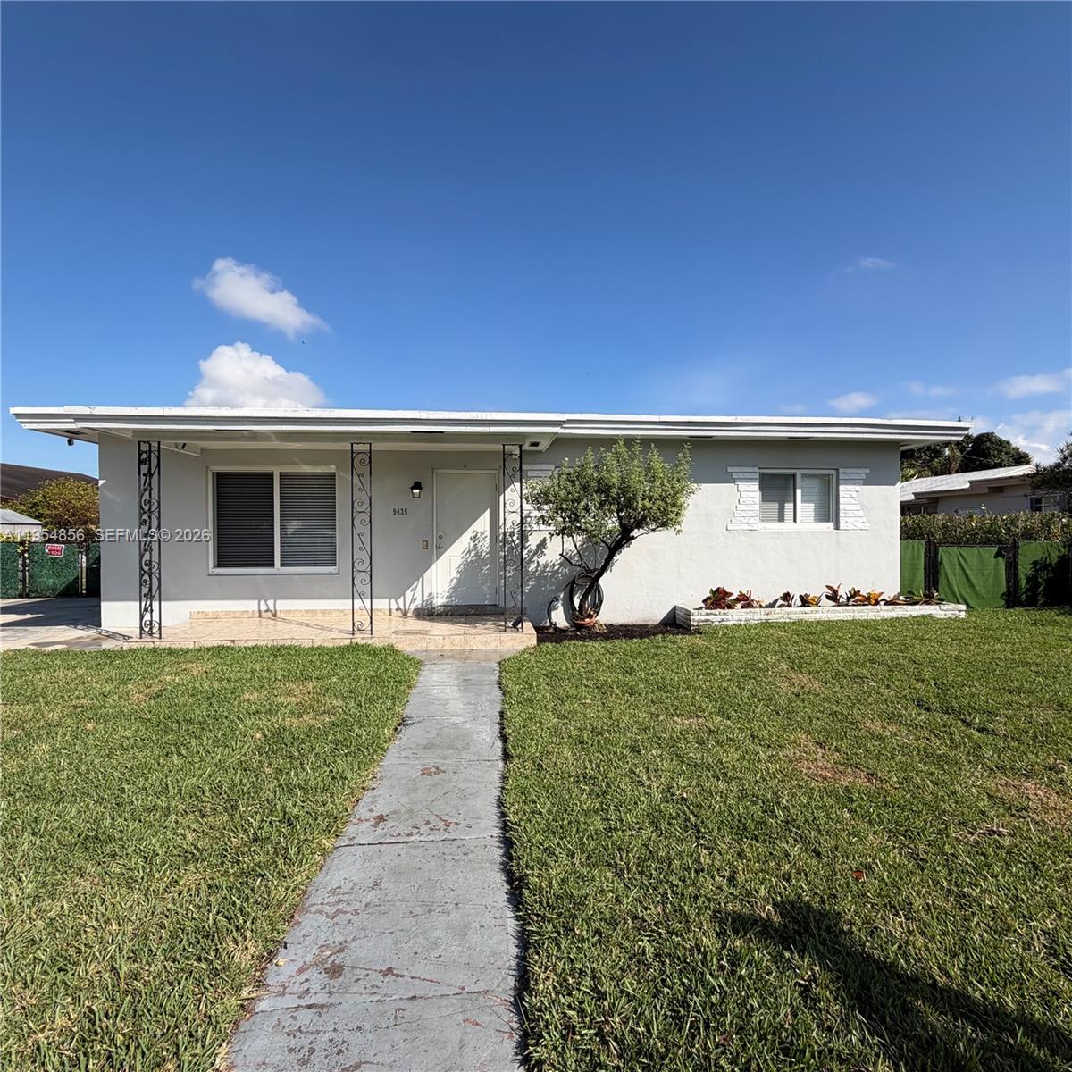 BREEZY ACRES - Residential Lease
