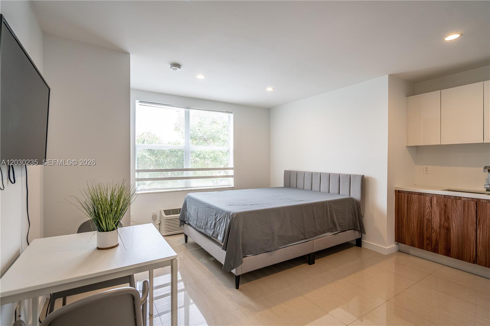 Renovated Studio apartment on the 2nd floor of a quiet Miami Beach building, blocks from the beach, community
pool, basketball and tennis court. The unit features porcelain tile floors, a fully equipped kitchen, lots of natural
light. Pet-friendly, with on-site laundry facilities and easy move-in terms—just first month and security deposit
required