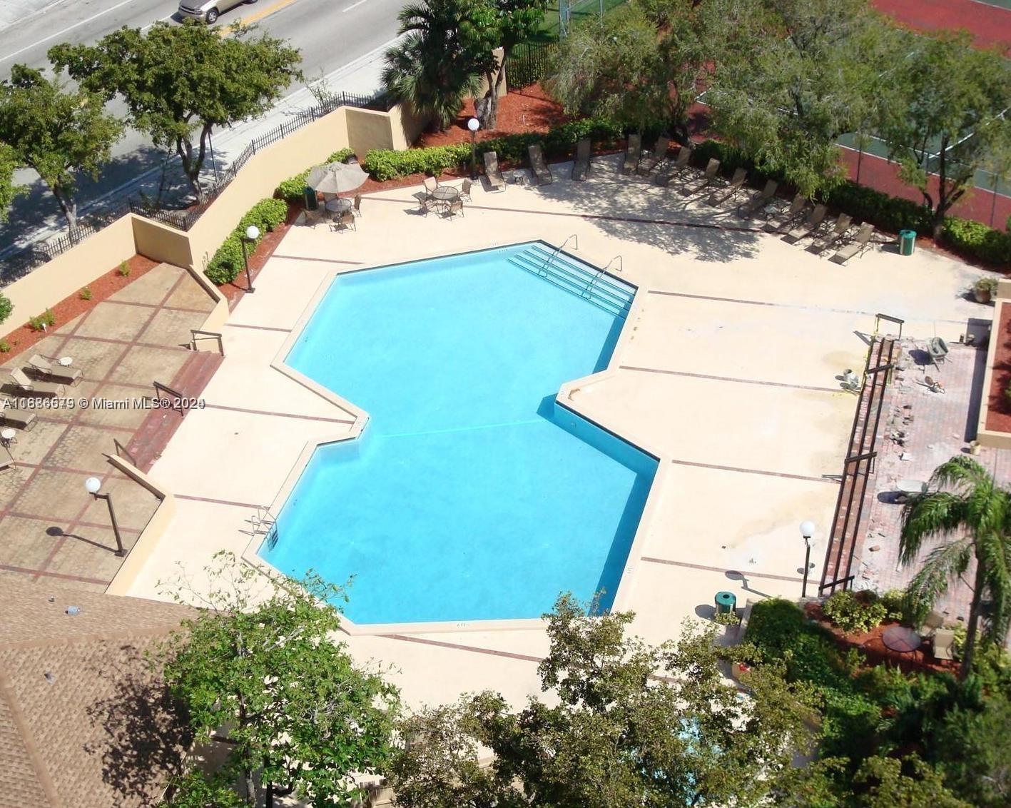 GREENWICH PH I CONDO - Residential