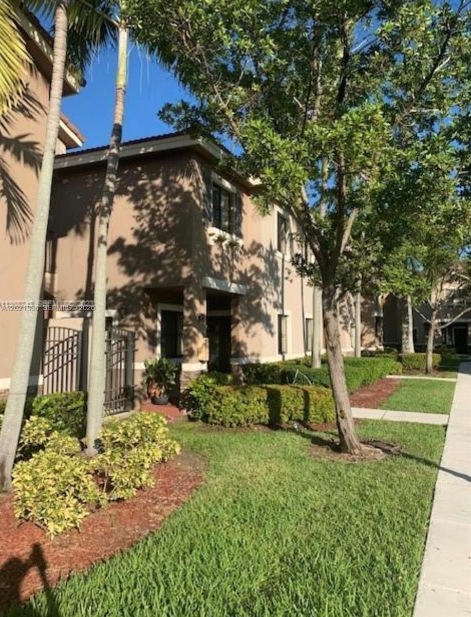 THE COURTS AT BAYSHORE I - Residential