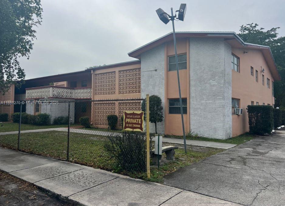 STAR LAKES ESTATES NO 3 C - Residential