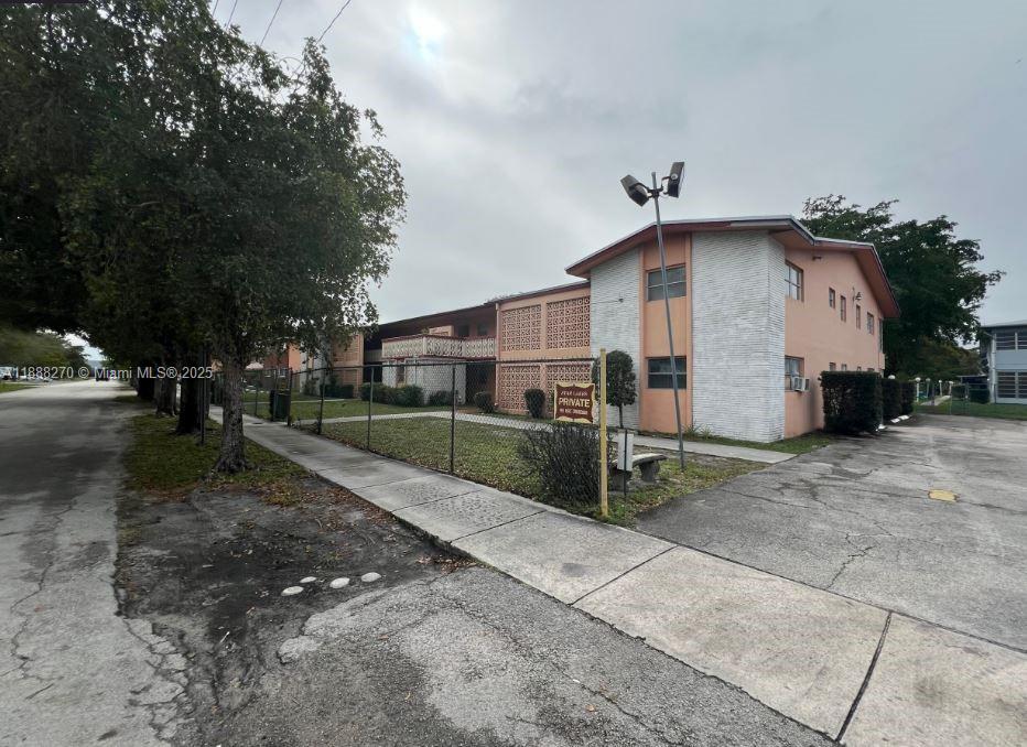 427 total s/f studio with 1 bathroom.