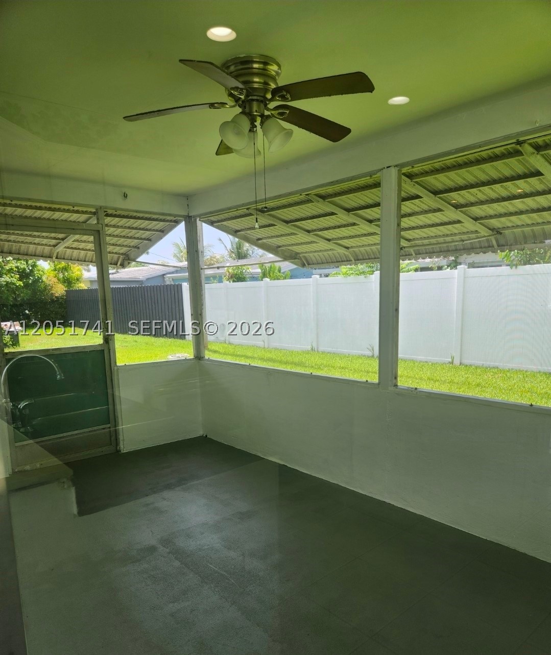 TAMARAC LAKES NORTH - Residential Lease