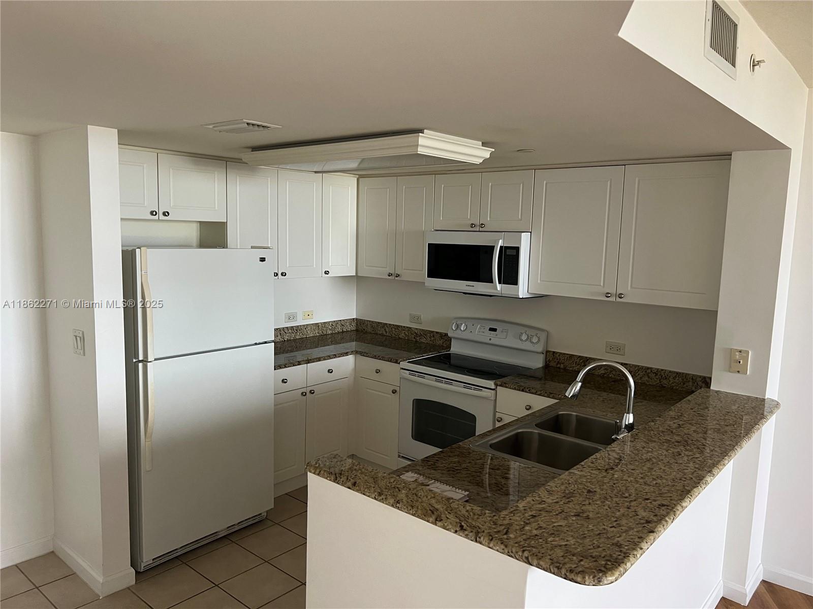 TURNBERRY ON THE GREEN CO - Residential