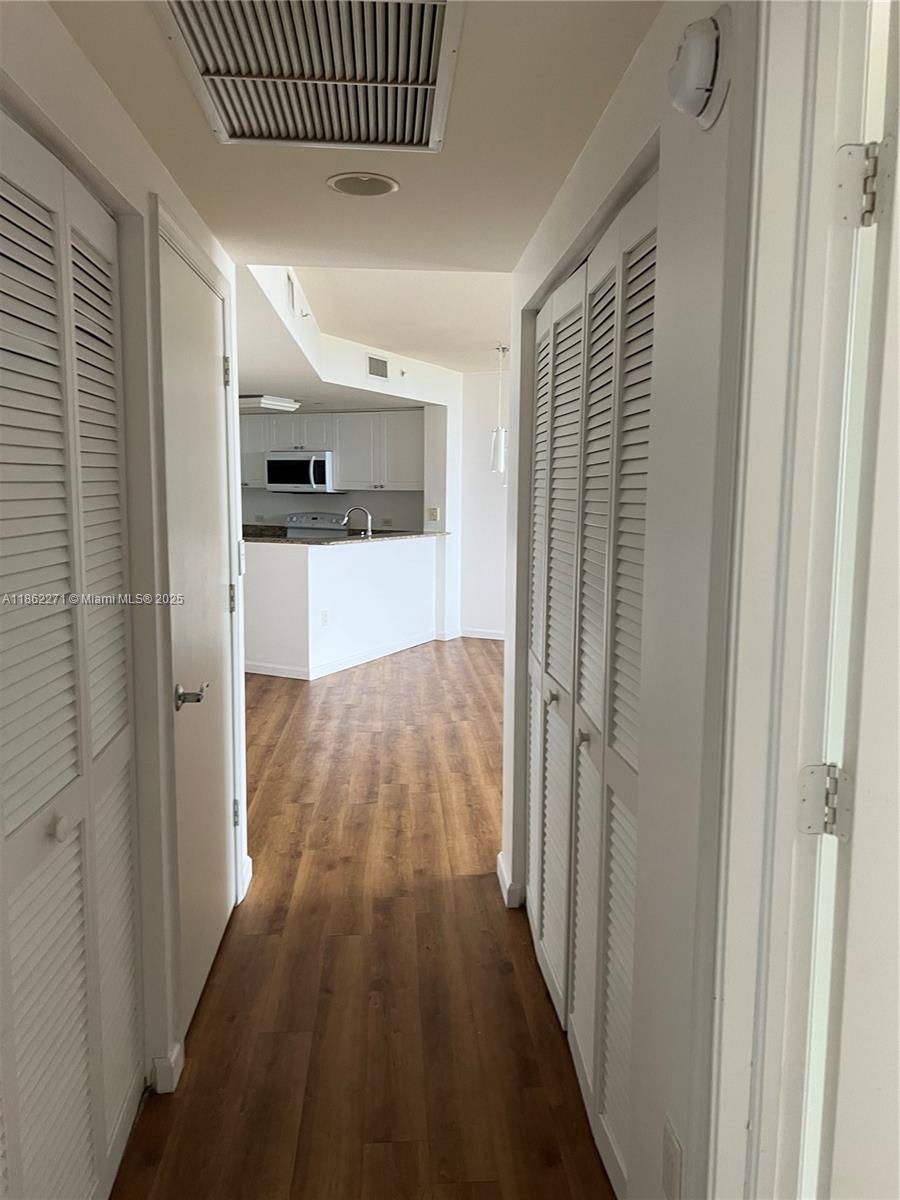 TURNBERRY ON THE GREEN CO - Residential
