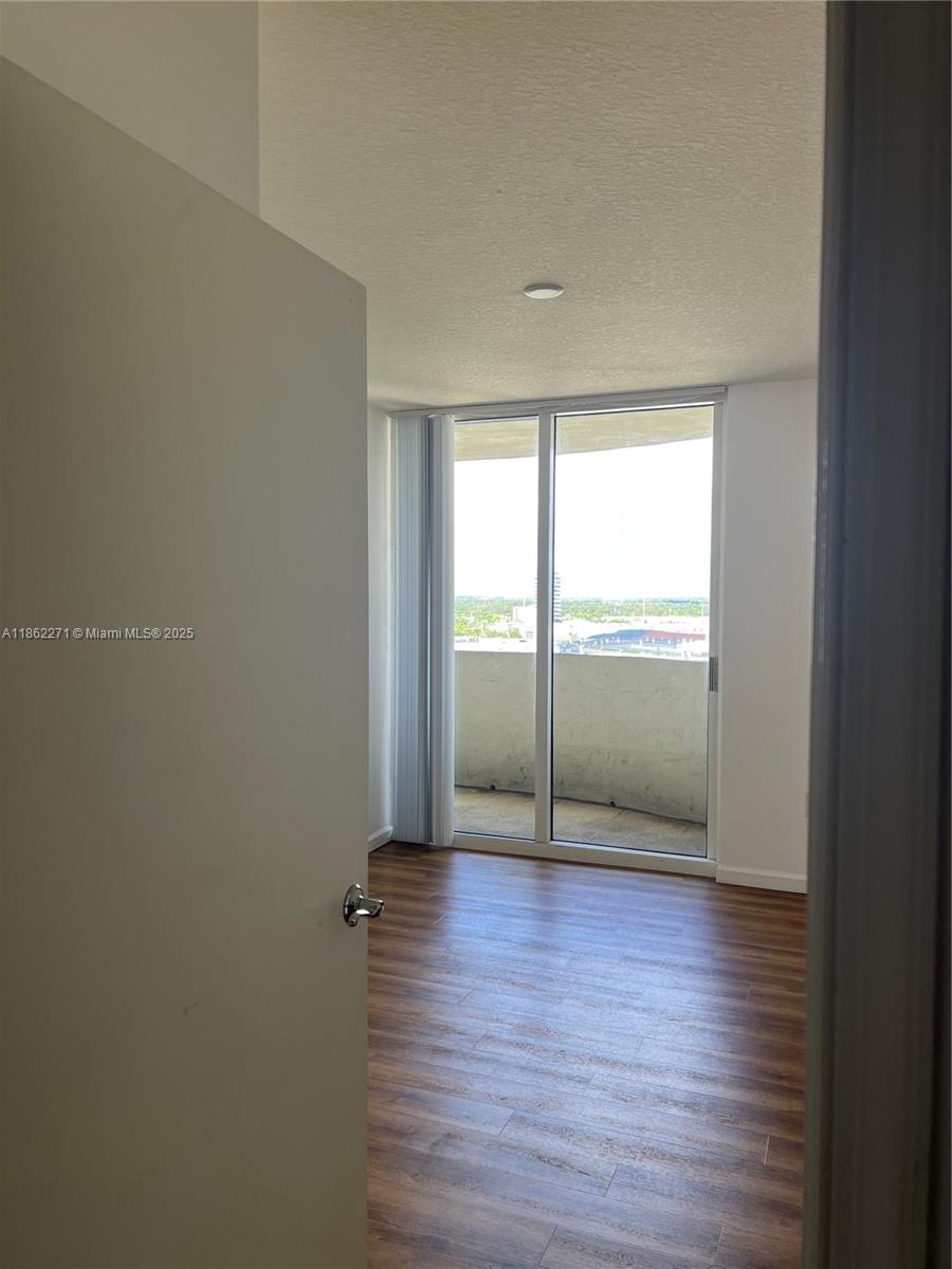 TURNBERRY ON THE GREEN CO - Residential