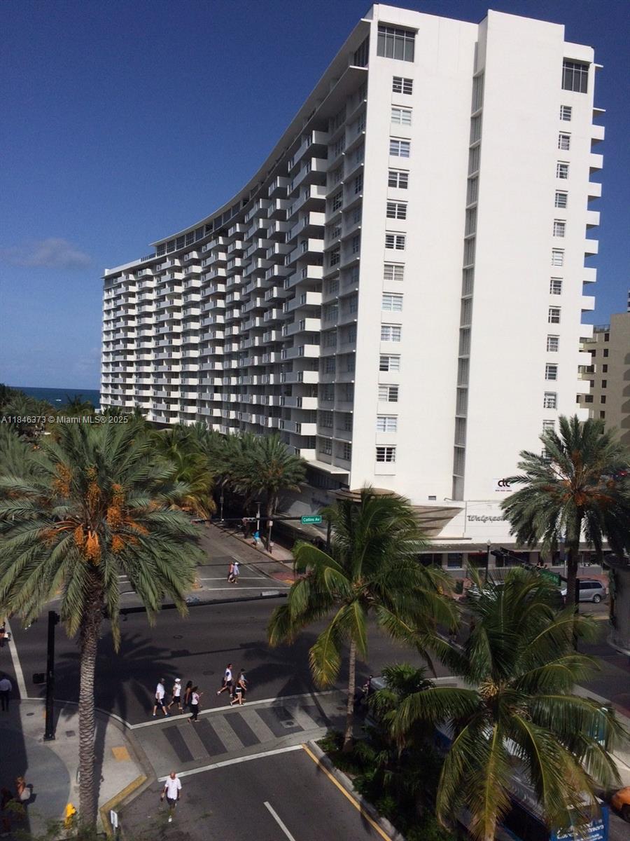 THE DECOPLAGE CONDO - Residential