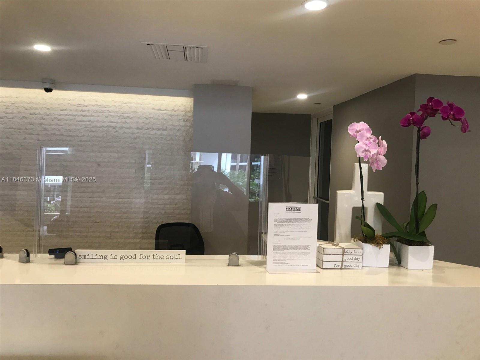 THE DECOPLAGE CONDO - Residential
