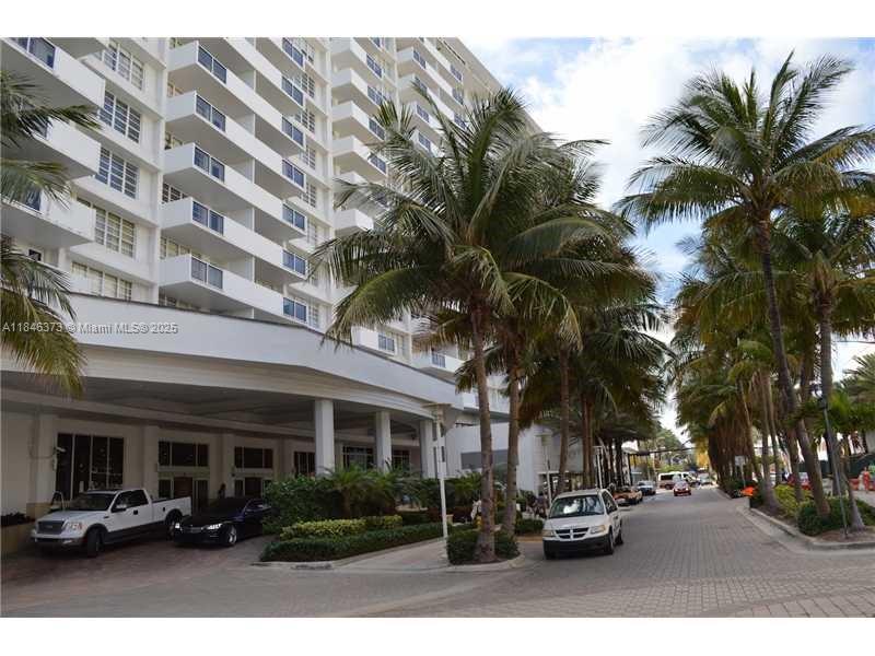 THE DECOPLAGE CONDO - Residential