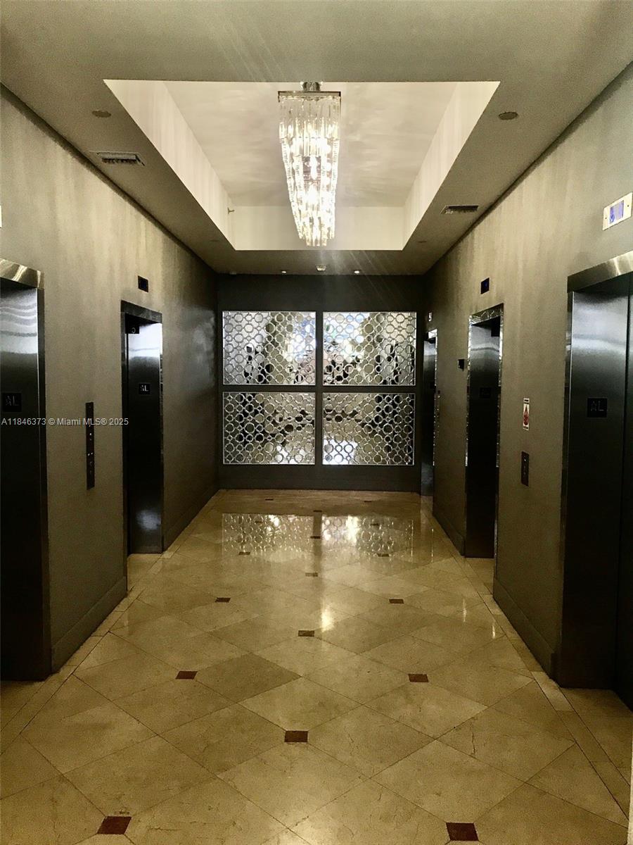 THE DECOPLAGE CONDO - Residential