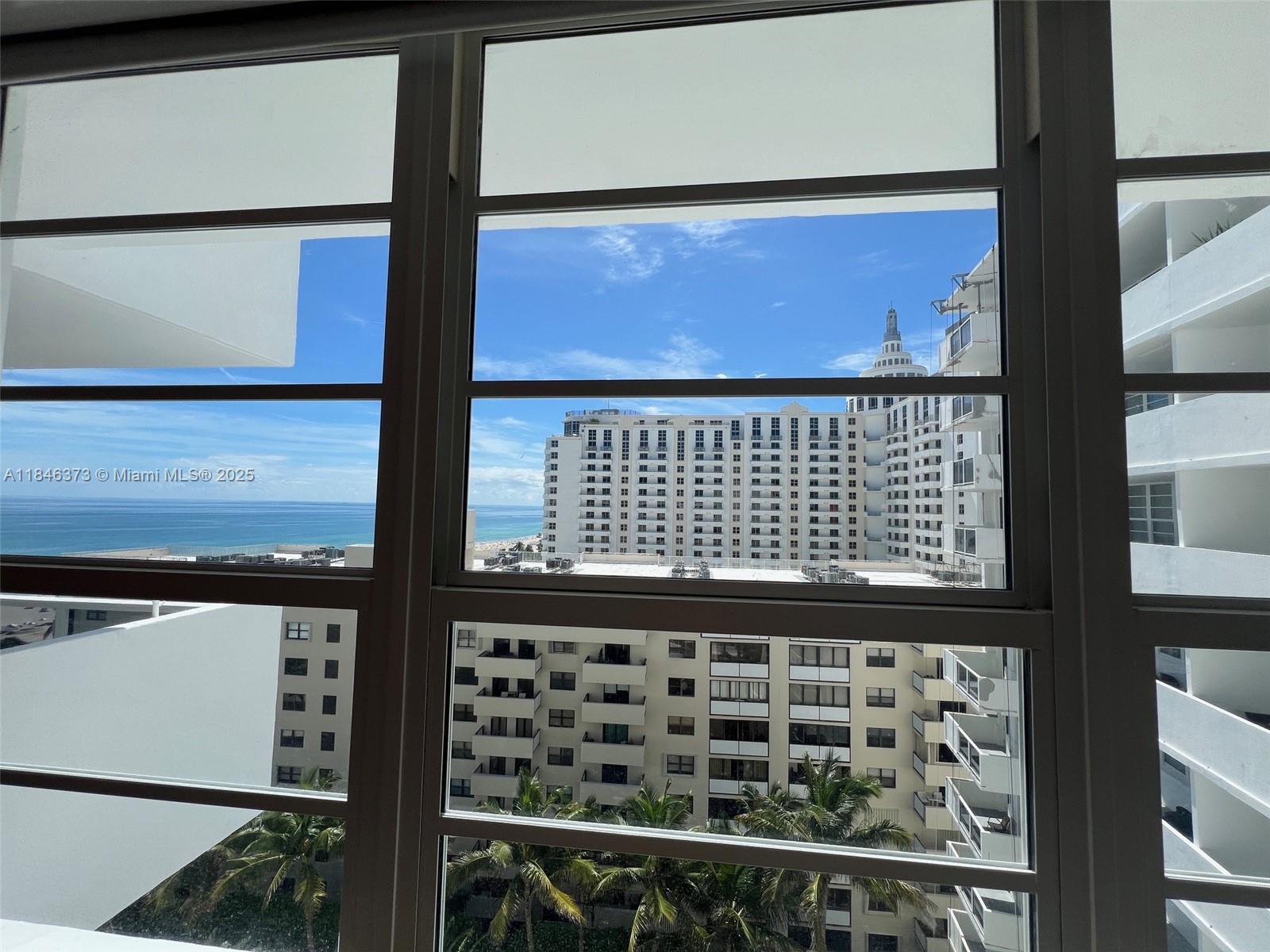 THE DECOPLAGE CONDO - Residential