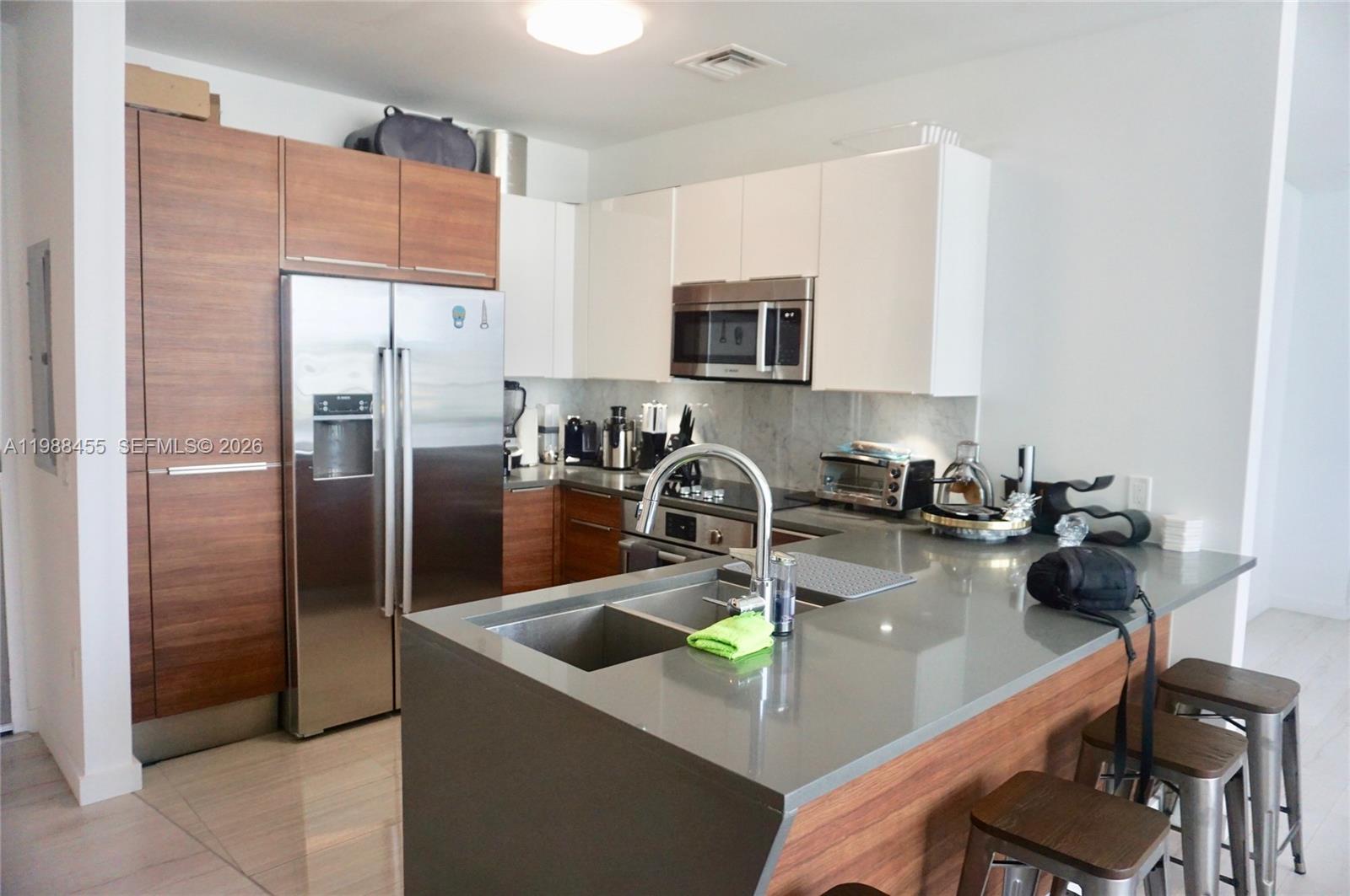 THE CRIMSON CONDOMINIUM - Residential Lease