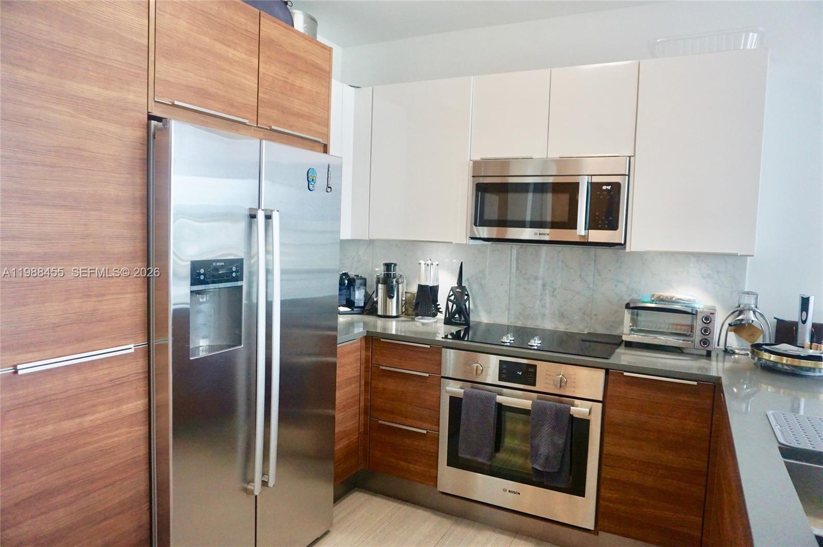 THE CRIMSON CONDOMINIUM - Residential Lease
