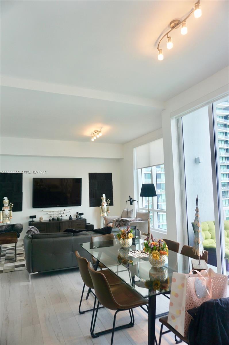 THE CRIMSON CONDOMINIUM - Residential Lease