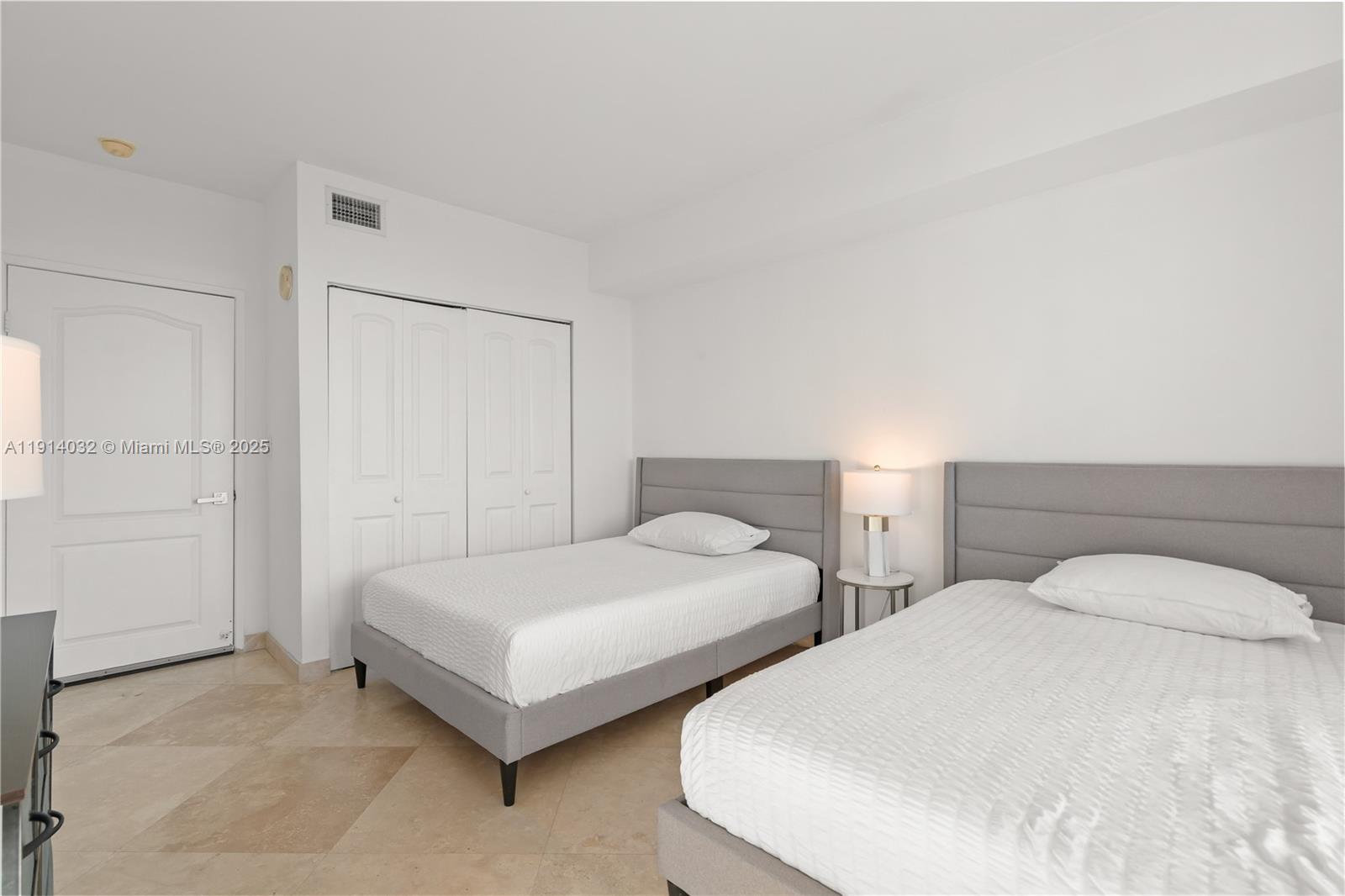 KING DAVID OF SUNNY ISLES - Residential