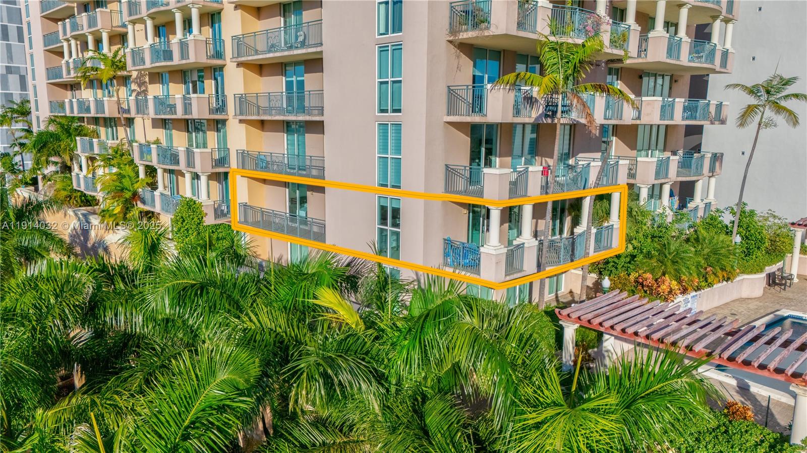 KING DAVID OF SUNNY ISLES - Residential