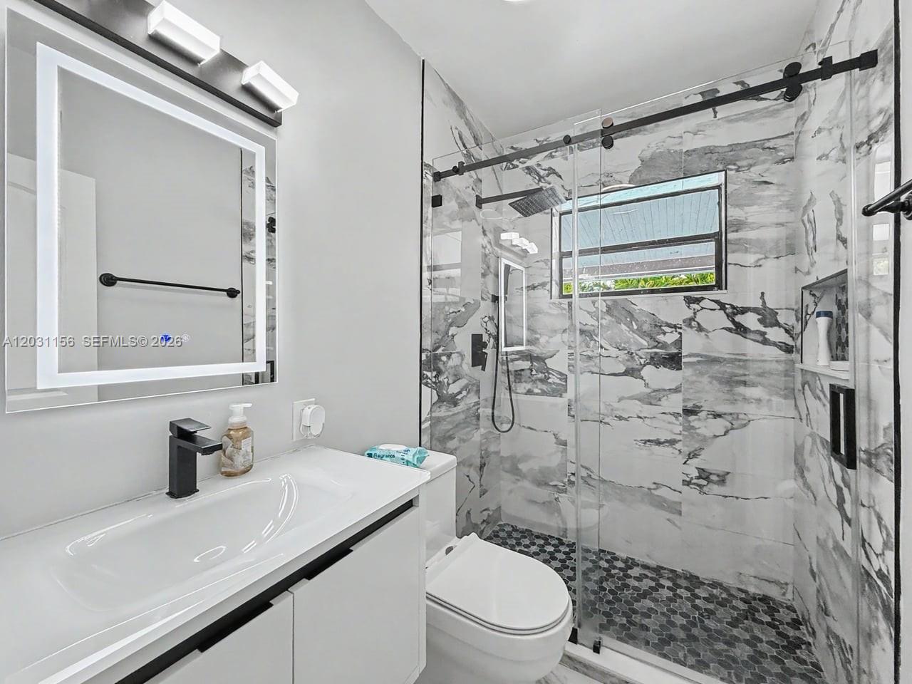 HIALEAH ESTATES - Residential