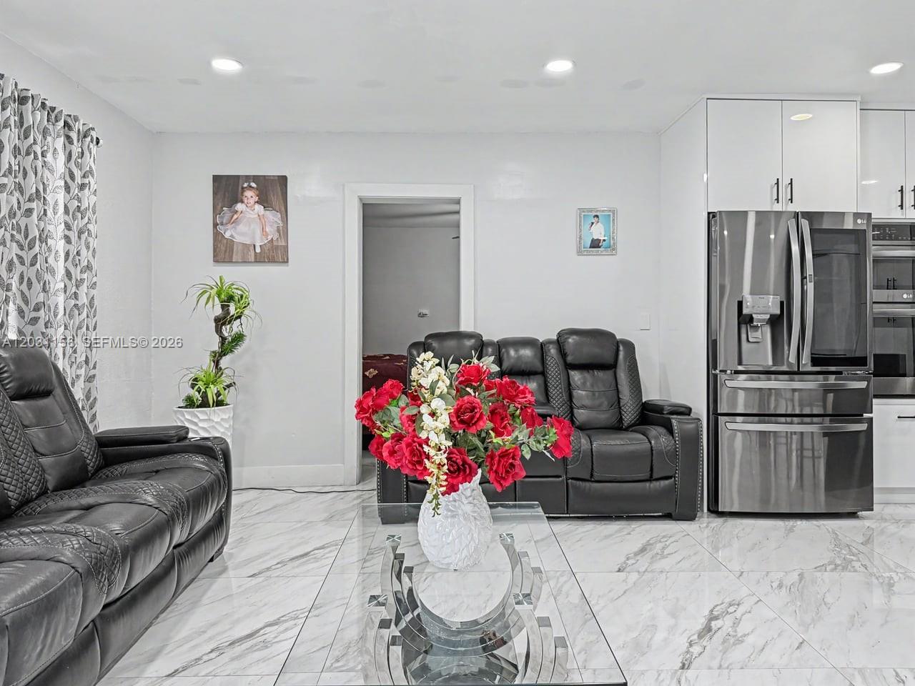 HIALEAH ESTATES - Residential