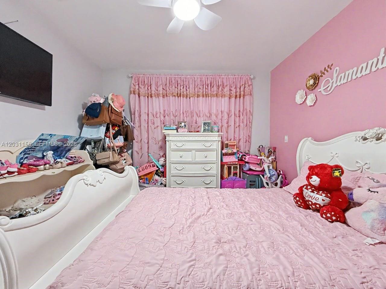HIALEAH ESTATES - Residential