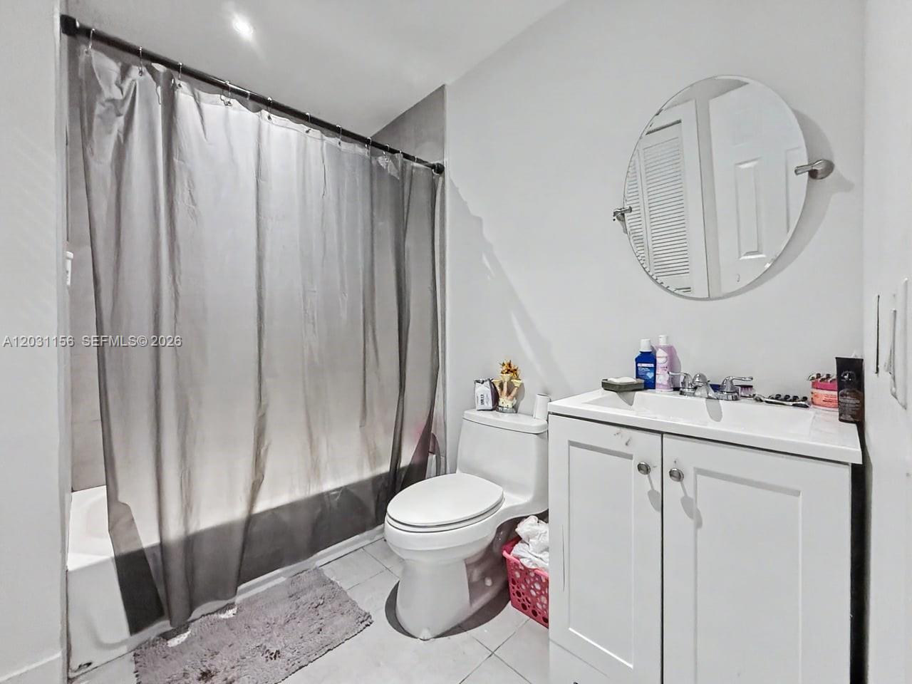 HIALEAH ESTATES - Residential
