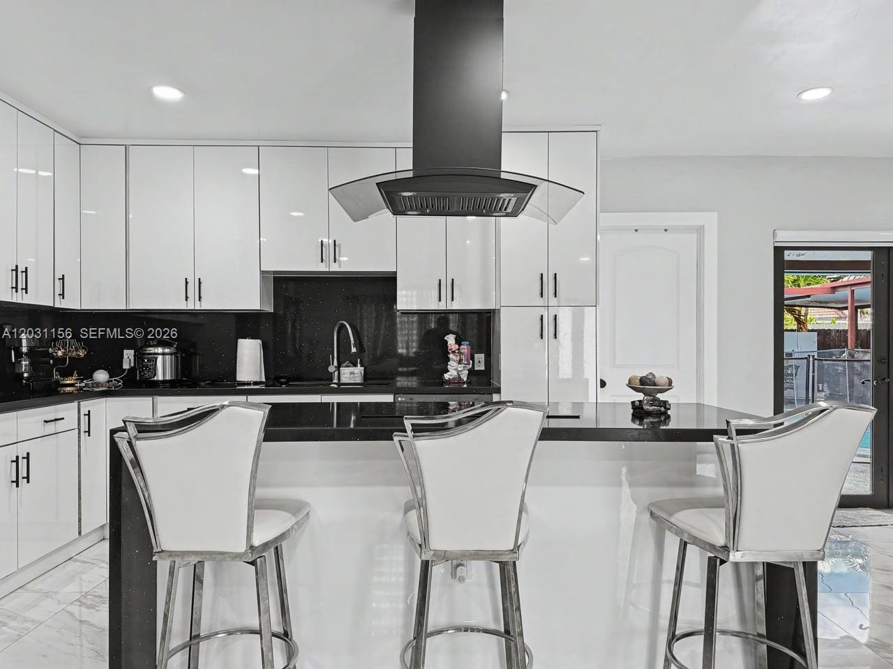 HIALEAH ESTATES - Residential
