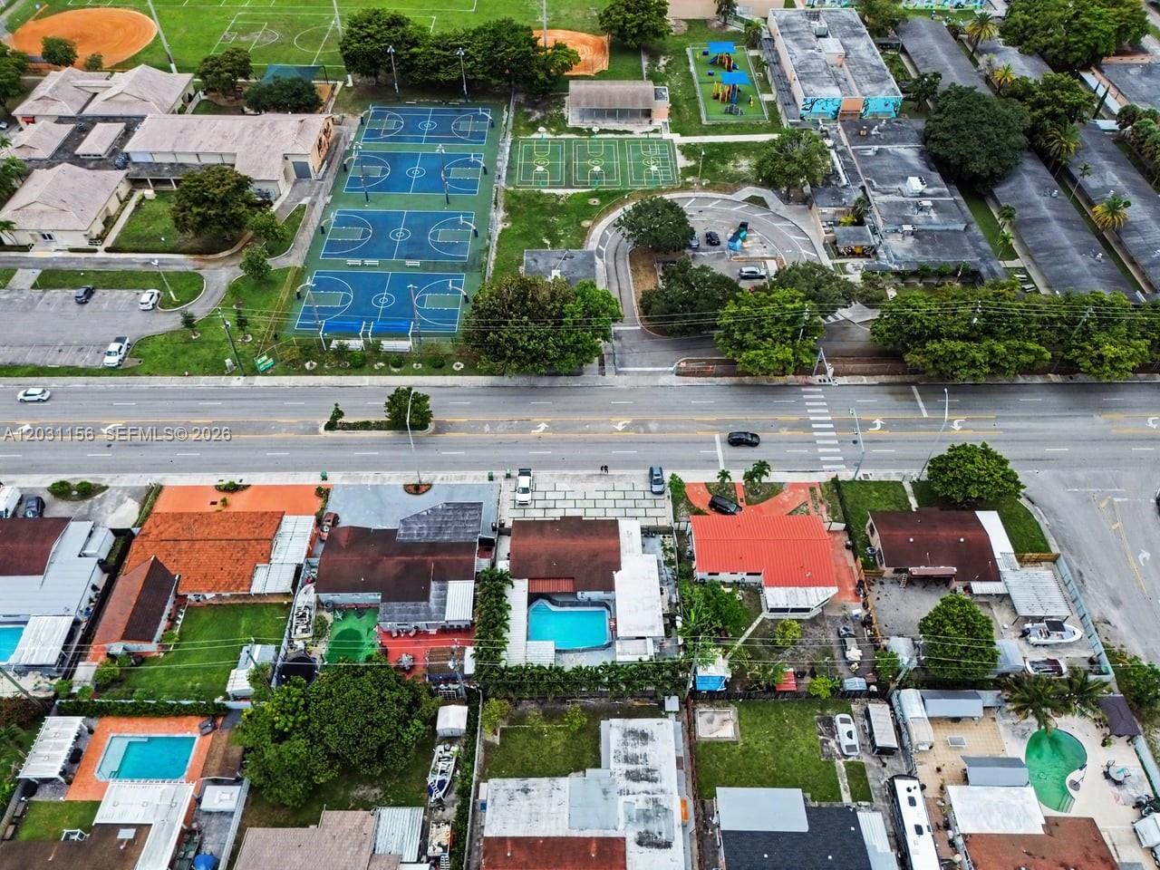 HIALEAH ESTATES - Residential