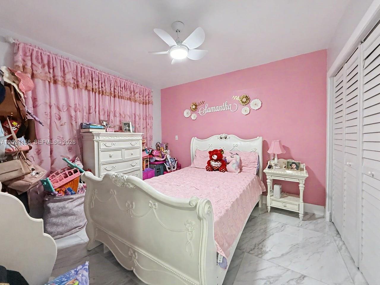 HIALEAH ESTATES - Residential