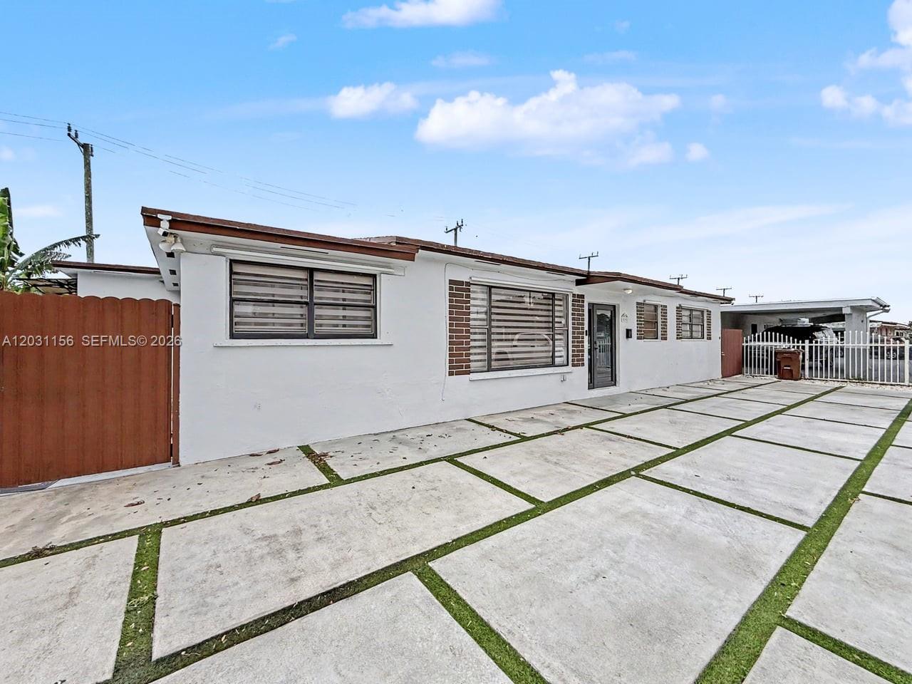 HIALEAH ESTATES - Residential