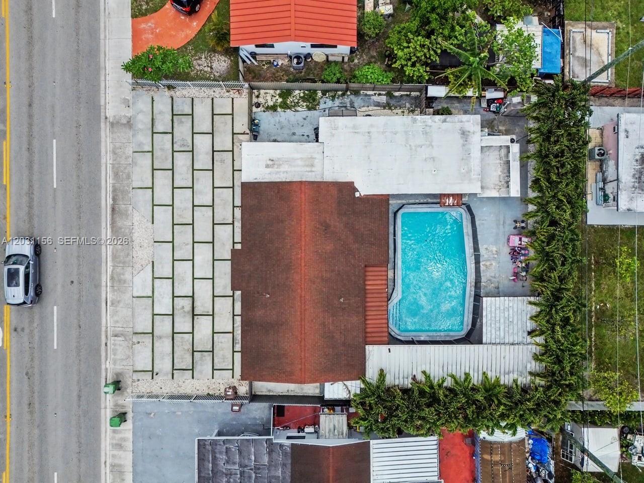 HIALEAH ESTATES - Residential