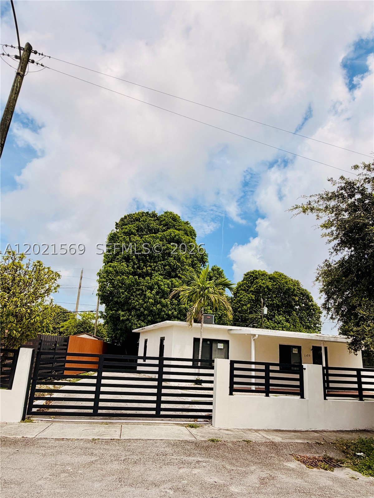 SUN-TAN VILLAGE SEC 3 - Residential
