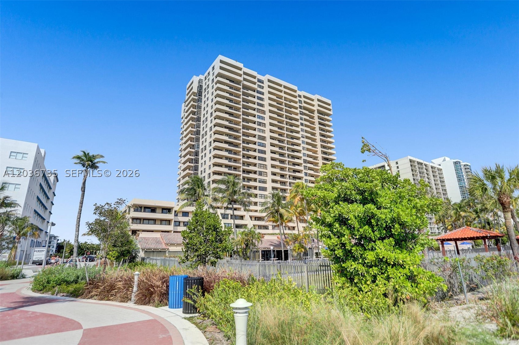 CLUB ATLANTIS CONDO - Residential