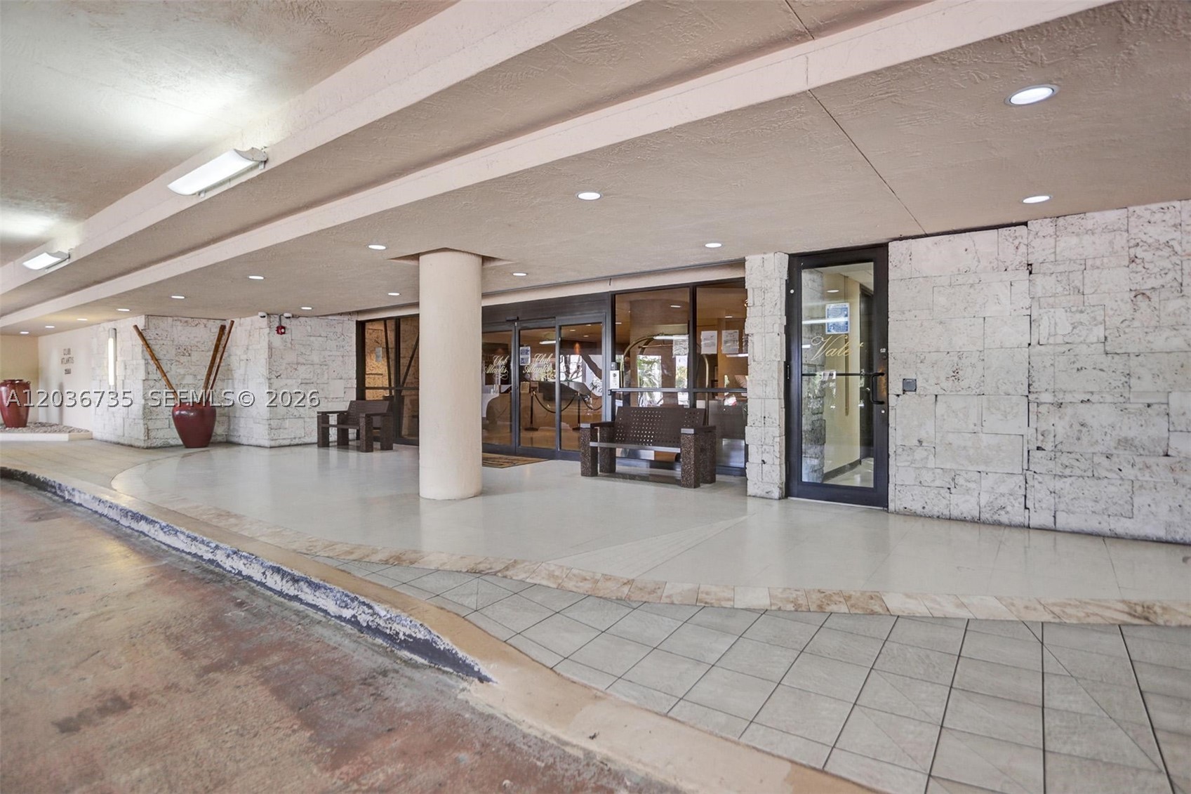 CLUB ATLANTIS CONDO - Residential