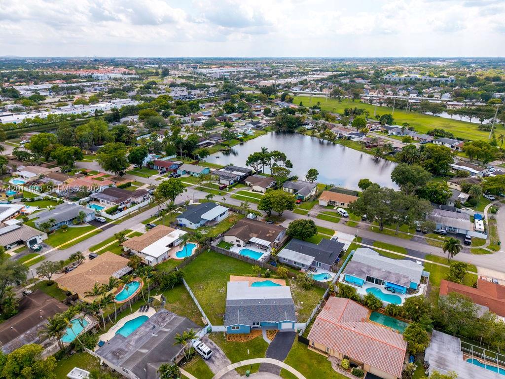 PASADENA LAKES SOUTH - Residential