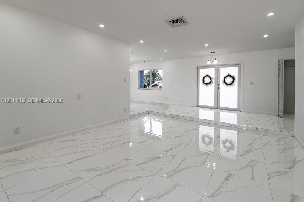 PASADENA LAKES SOUTH - Residential
