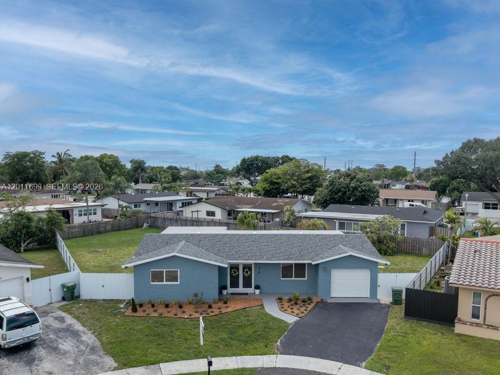 PASADENA LAKES SOUTH - Residential