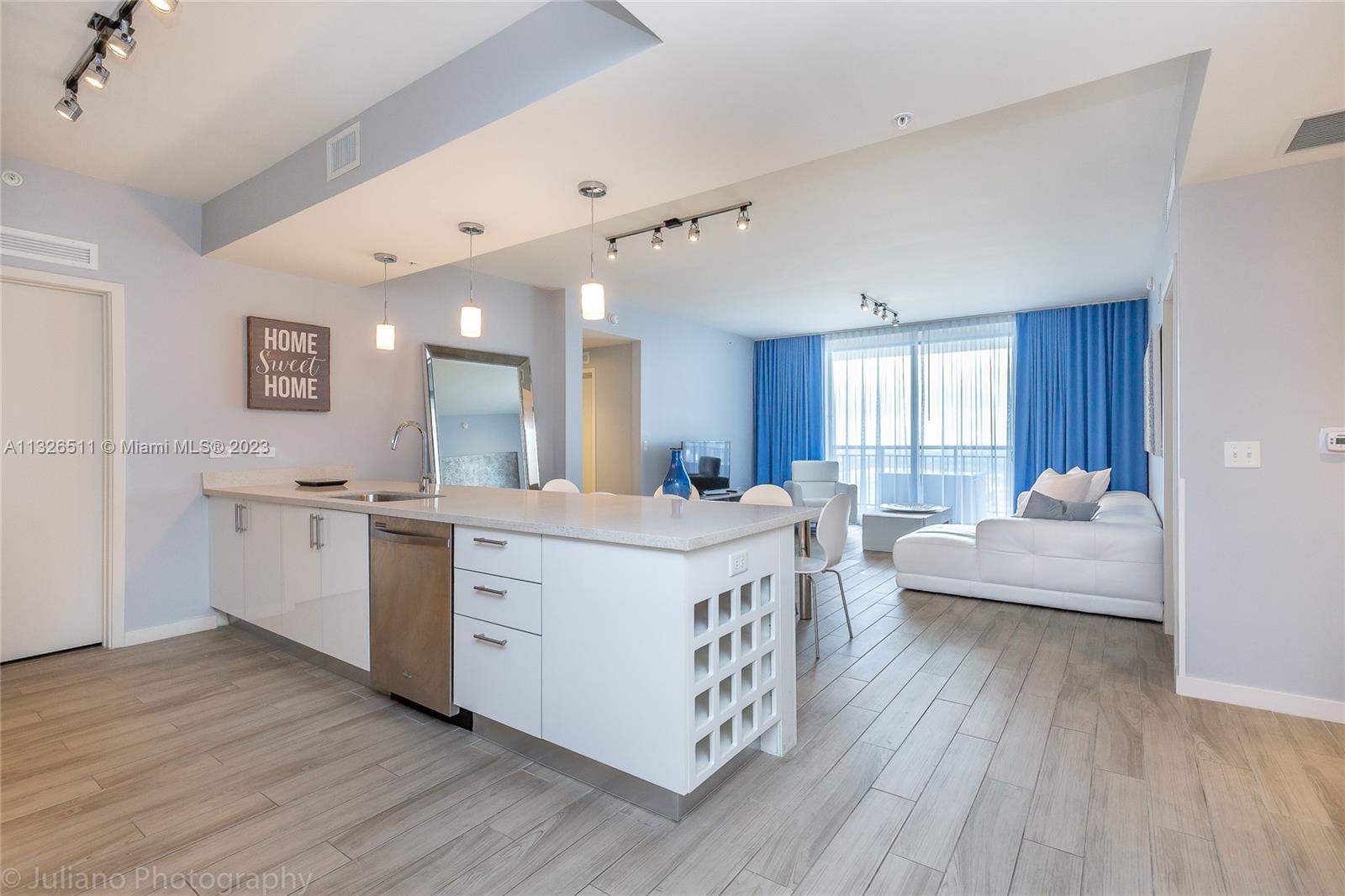 This 2 bed 2 bath has a very spacious, split floor plan and comes with 2 PARKING SPACES, stunning bay, river and sunset views in the heart of Brickell. Rectified Porcelain Tile & Wood Floors, Modern Open Kitchen. 2 walk-in closets with large storage closet/separate laundry room with more space for storage. Access to Mary Brickell Village with over 35 restaurants, LA Fitness, Publix supermarket all just an elevator ride away. Resort Style Amenities, Infinity Pool, Cabanas, Pavilion with BBQ Grills, Fitness Center, Billiards Room, Children's Play Ground, Dog Run area. Also conveniently located One block away from Brickell City Center. Cross the street and take the metro rail straight to Miami International Airport, University of Miami, or the Hospital District at Civic Center.Request a video