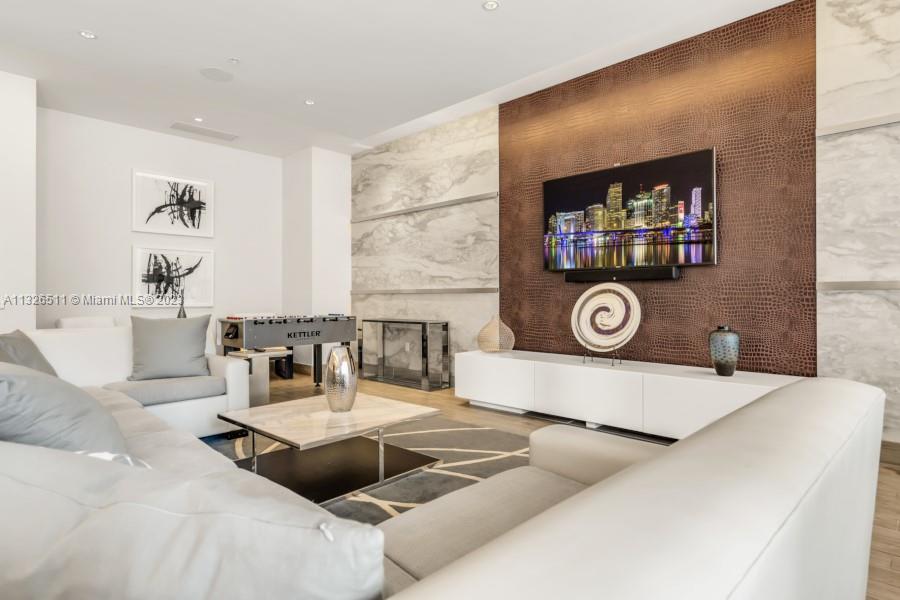 NINE AT MARY BRICKELL VIL - Residential