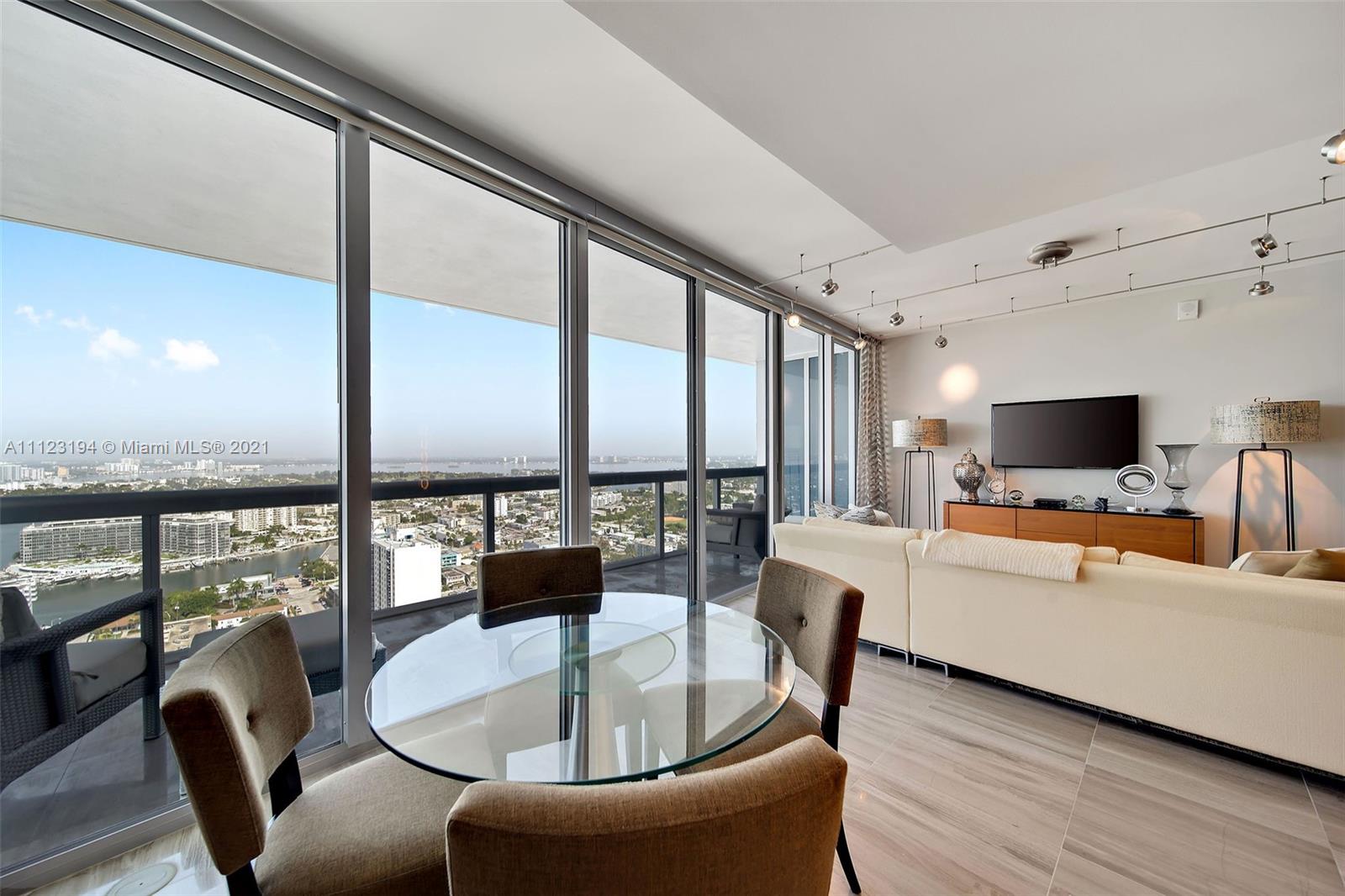NORTH CARILLON BEACH COND - Residential