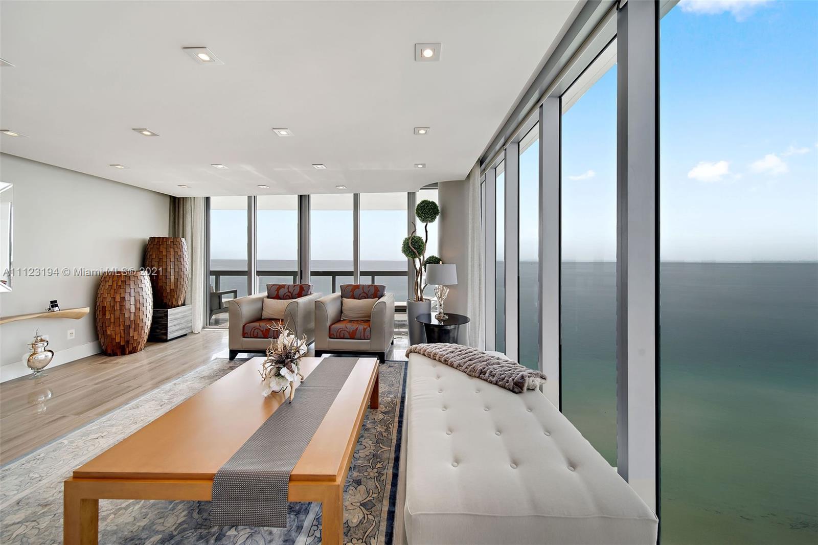 NORTH CARILLON BEACH COND - Residential