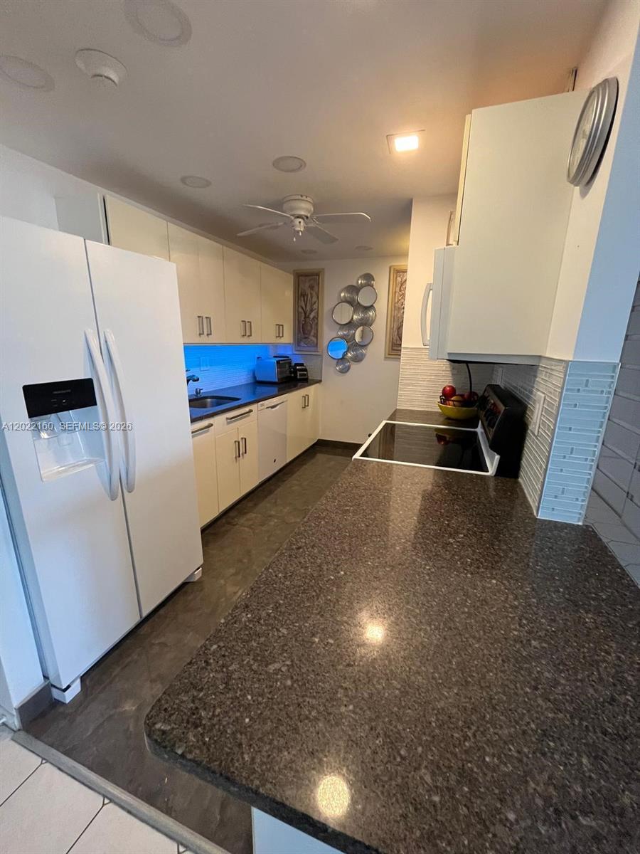 VICTORIA TOWERS CONDO - Residential