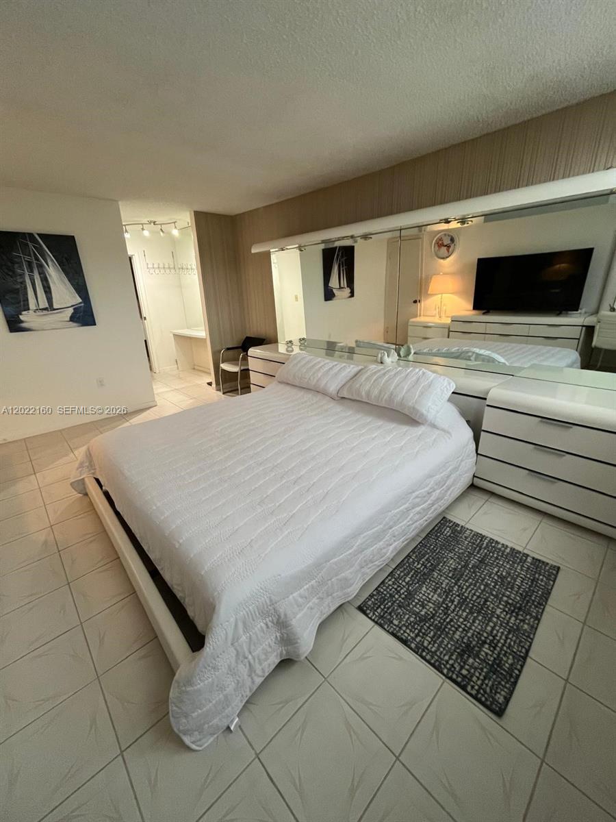 VICTORIA TOWERS CONDO - Residential