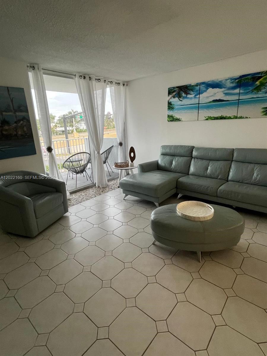 VICTORIA TOWERS CONDO - Residential