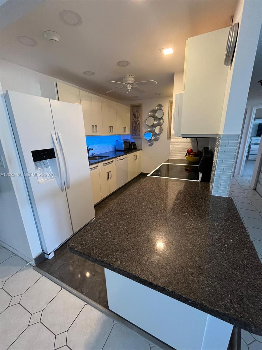 VICTORIA TOWERS CONDO - Residential