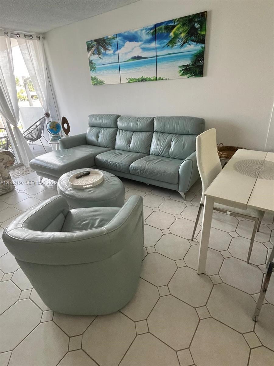 VICTORIA TOWERS CONDO - Residential