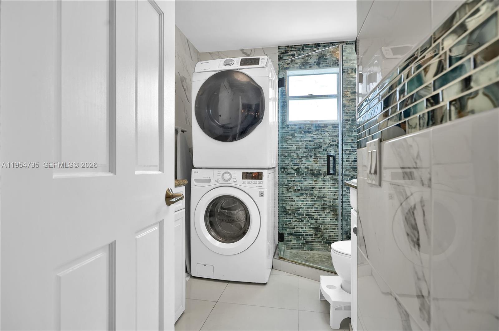 NEW LAND GARDENS CONDO - Residential