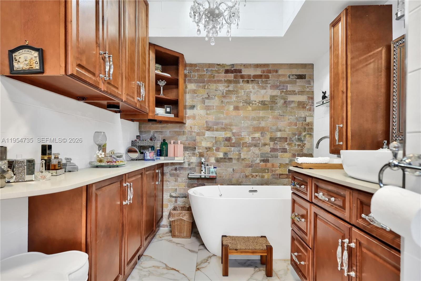 NEW LAND GARDENS CONDO - Residential